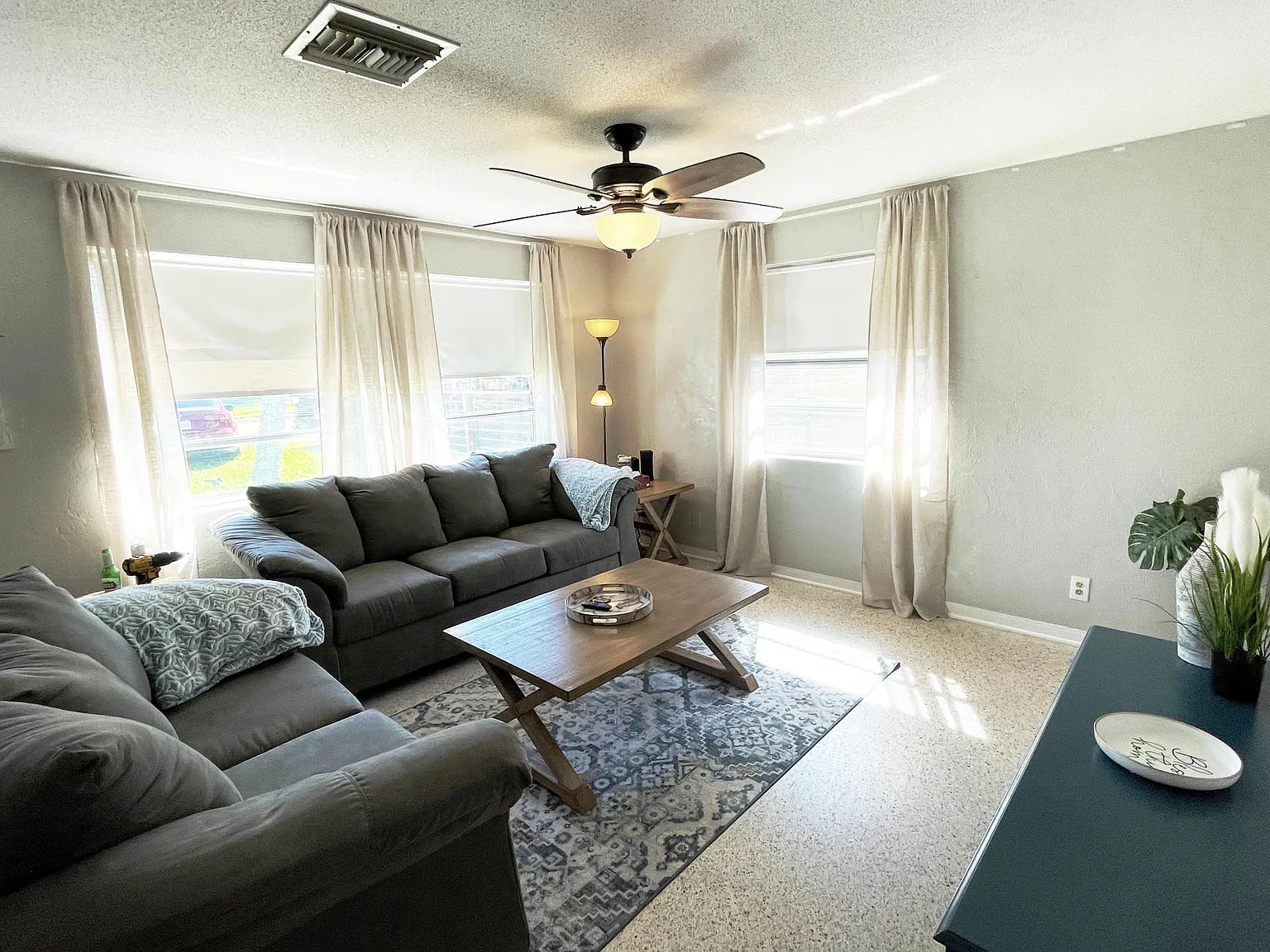 211 Fox Pl — Photo 3