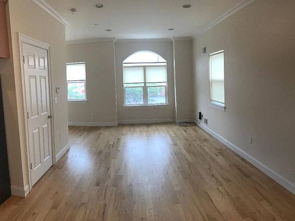 3rd image of 311 Yetman Ave Floor 1
