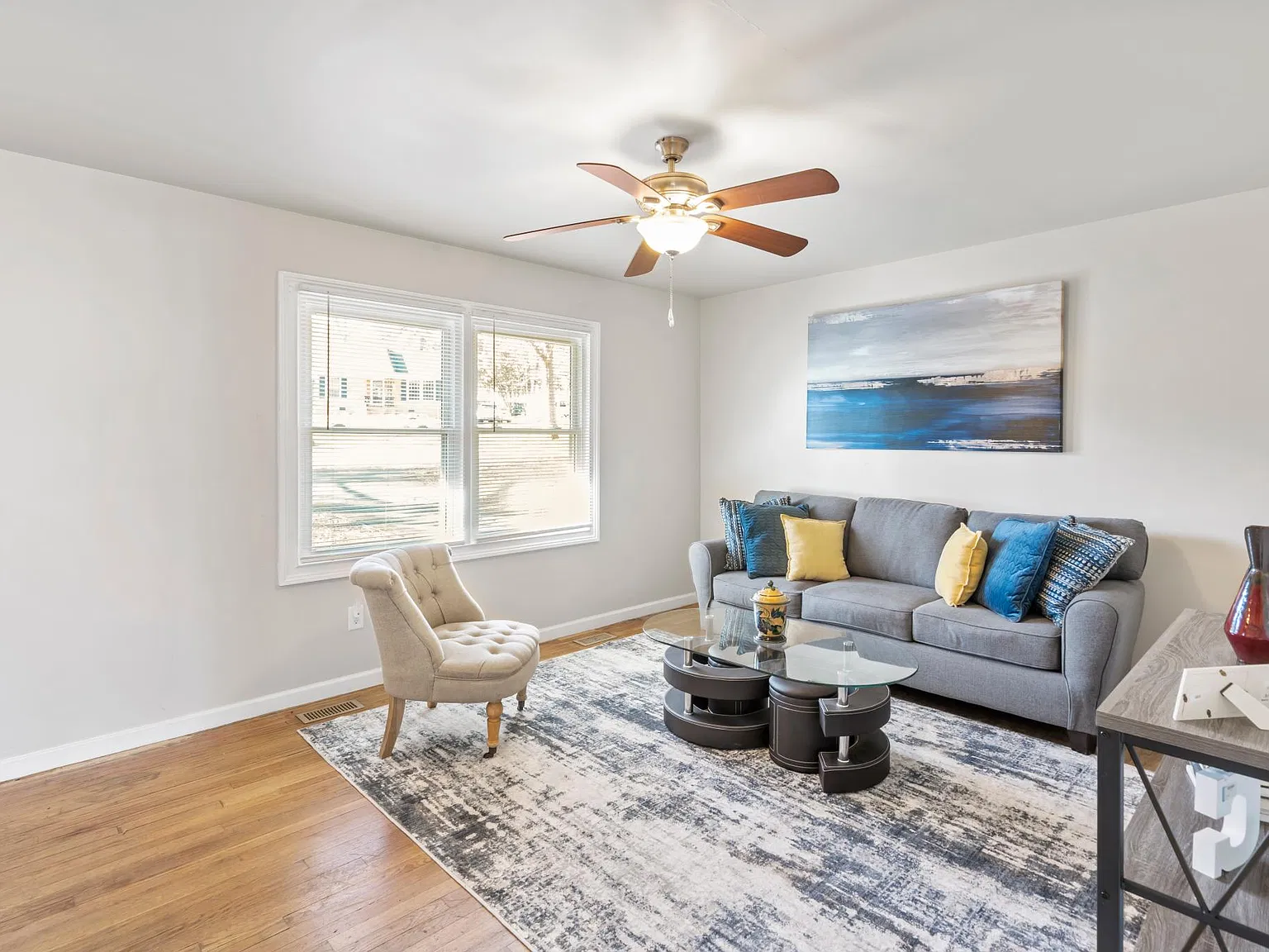 4 bed, 1652 sqft, $2,486 — Photo 2