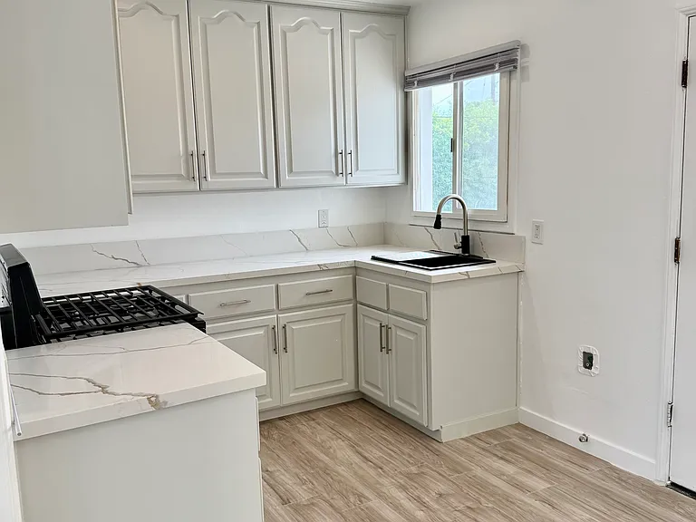 217 S Hazel St #A — Photo 4