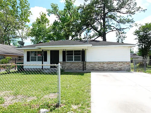 8022 Woodlyn Rd Photo 1