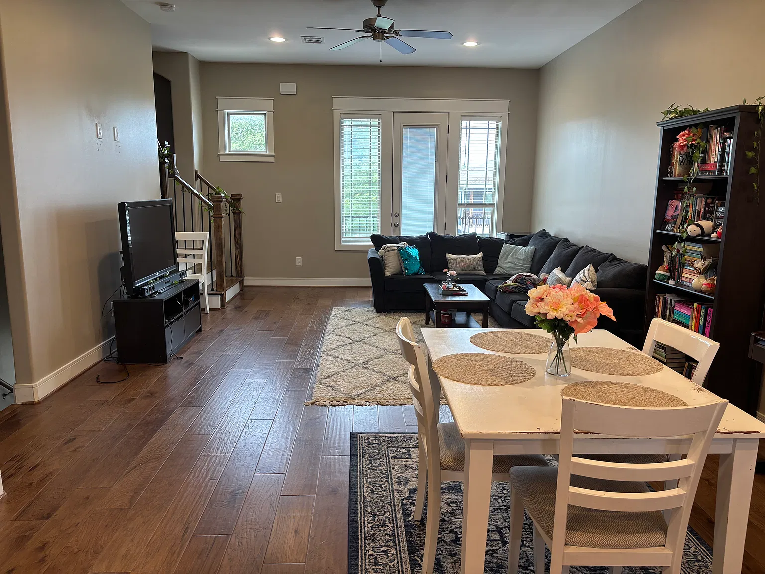 4 bed, 2280 sqft, $3,500 — Photo 3