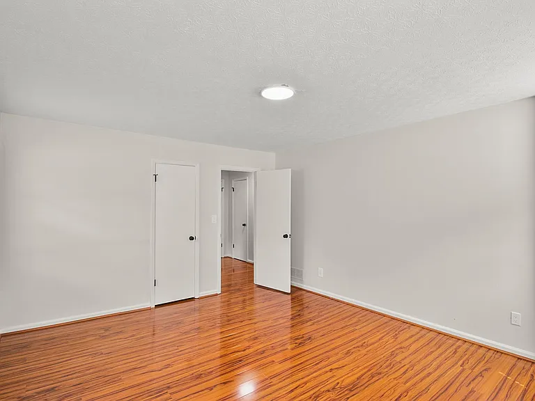 1399 Lockwood Dr SW — Photo 17