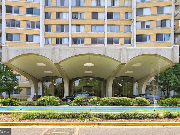 3rd image of 301 N Beauregard St APT 1608