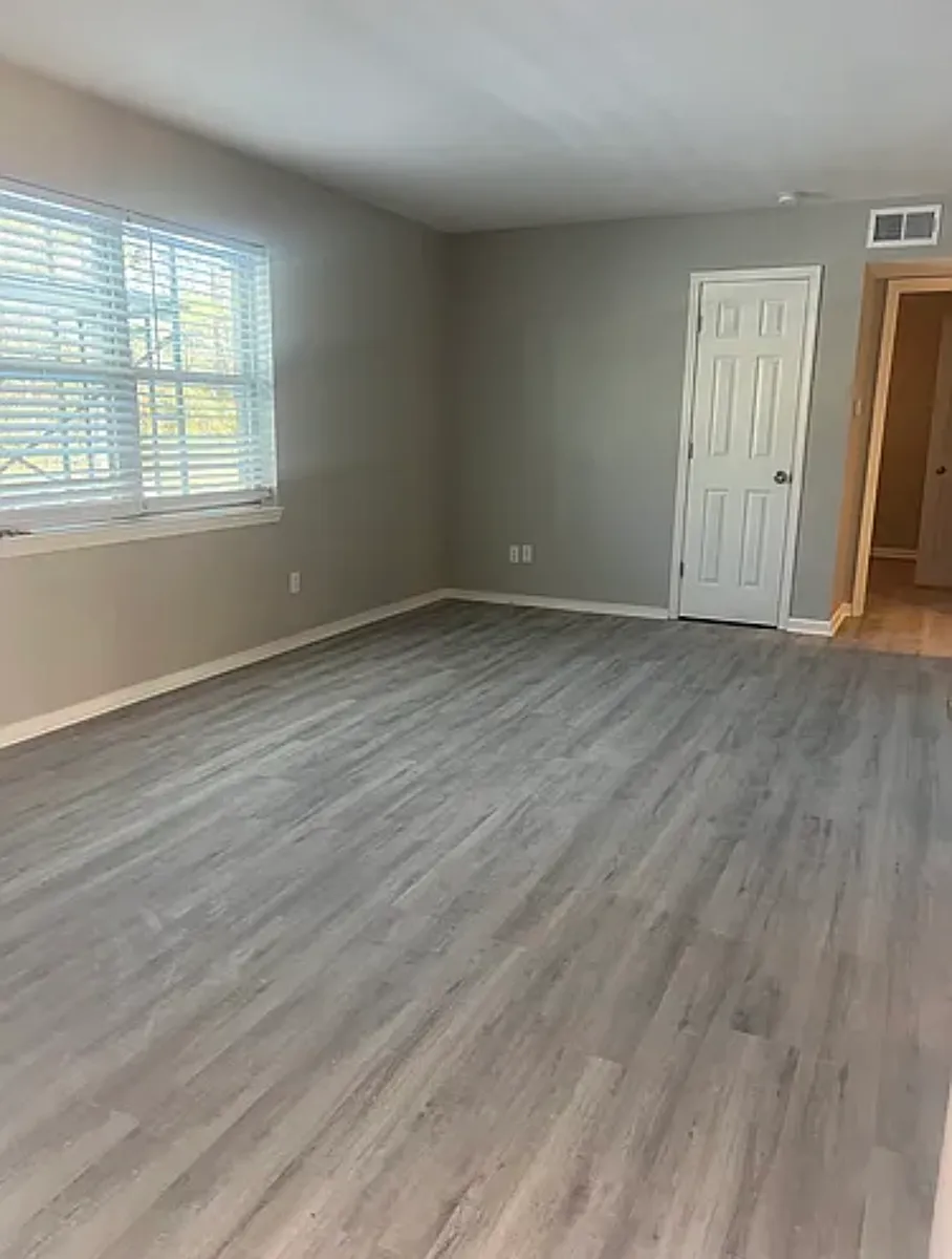Building Photo - 809 S Mobile Ave #18