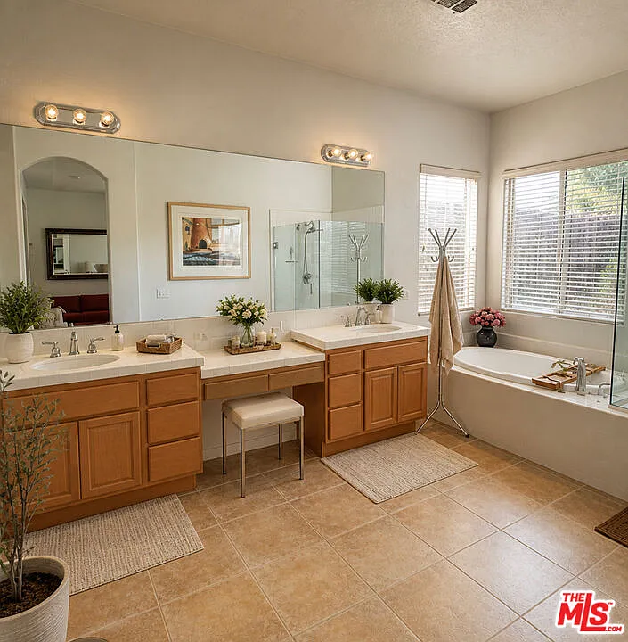 1 bed, 1.0 bath, $1,700 — Photo 4