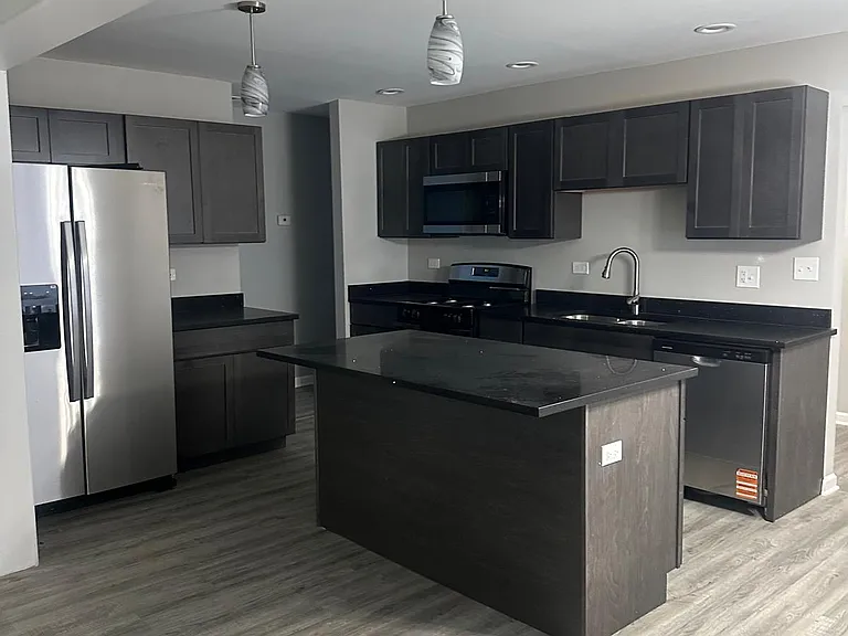 9005 S Central Ave — Photo 2