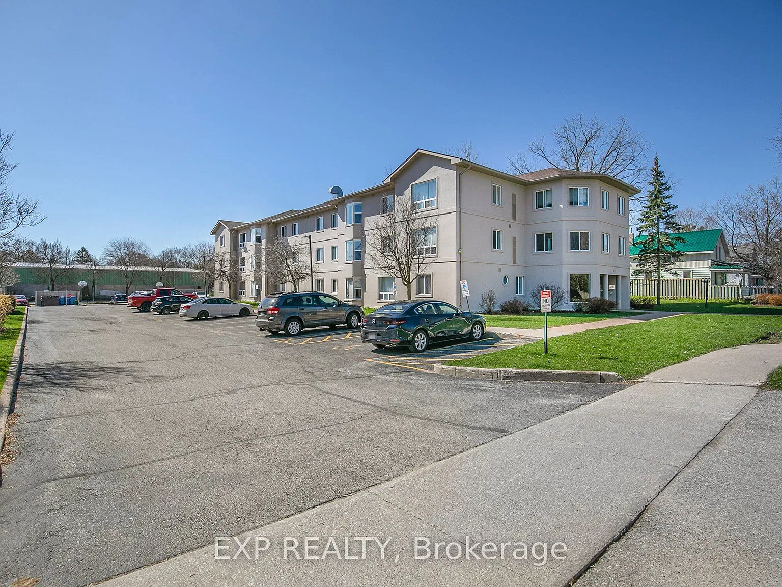 2 bed, $2,000 — Photo 3