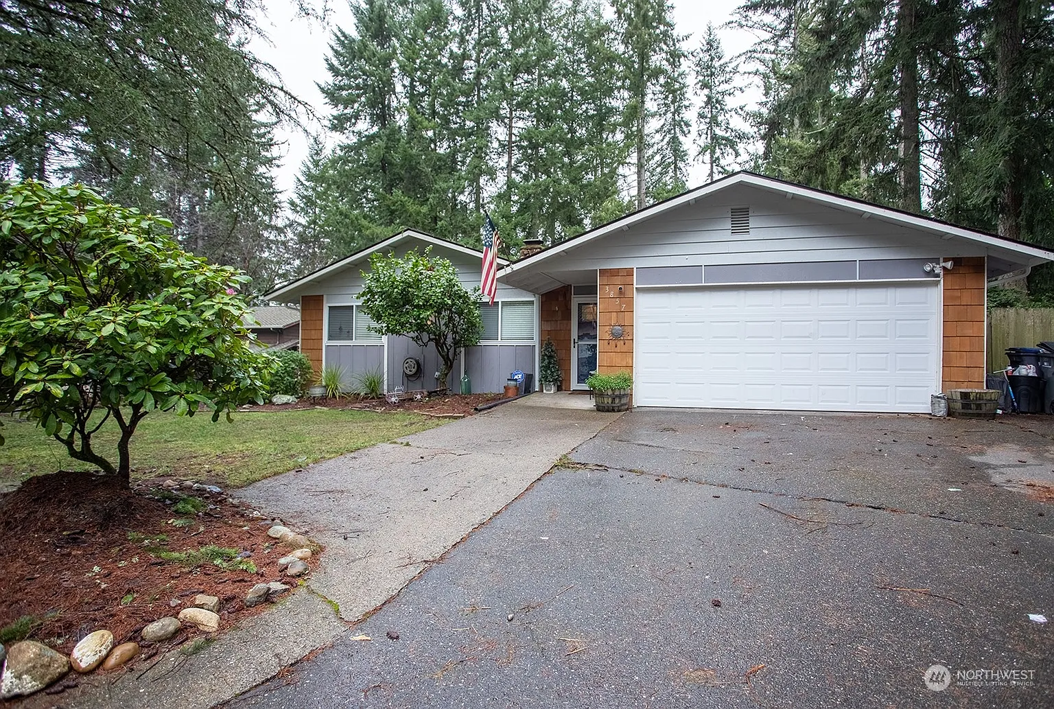 3857 Canterbury Place SE photo 1