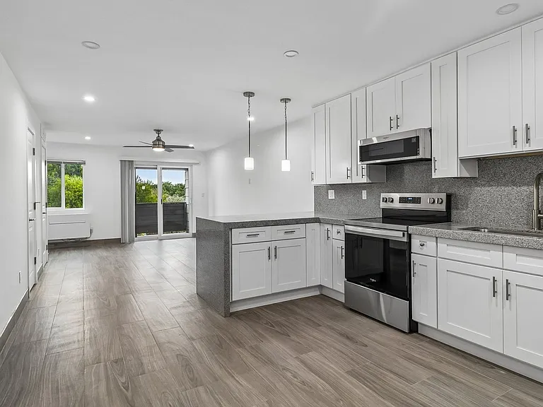 Renovated Oceanside Apartment Homes-MOVE IN PROMOTION! — Photo 8