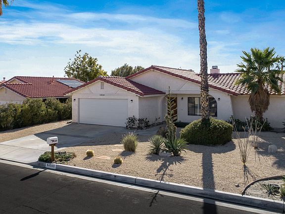 3rd image of 64549 Spyglass Ave