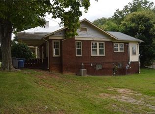 116 E Sharpe St, Statesville, NC 28677