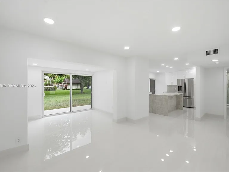 22384 Thousand Pines Ln — Photo 3