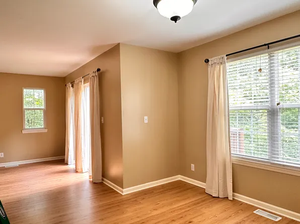 11 Westfield Pl, Athens, OH 45701