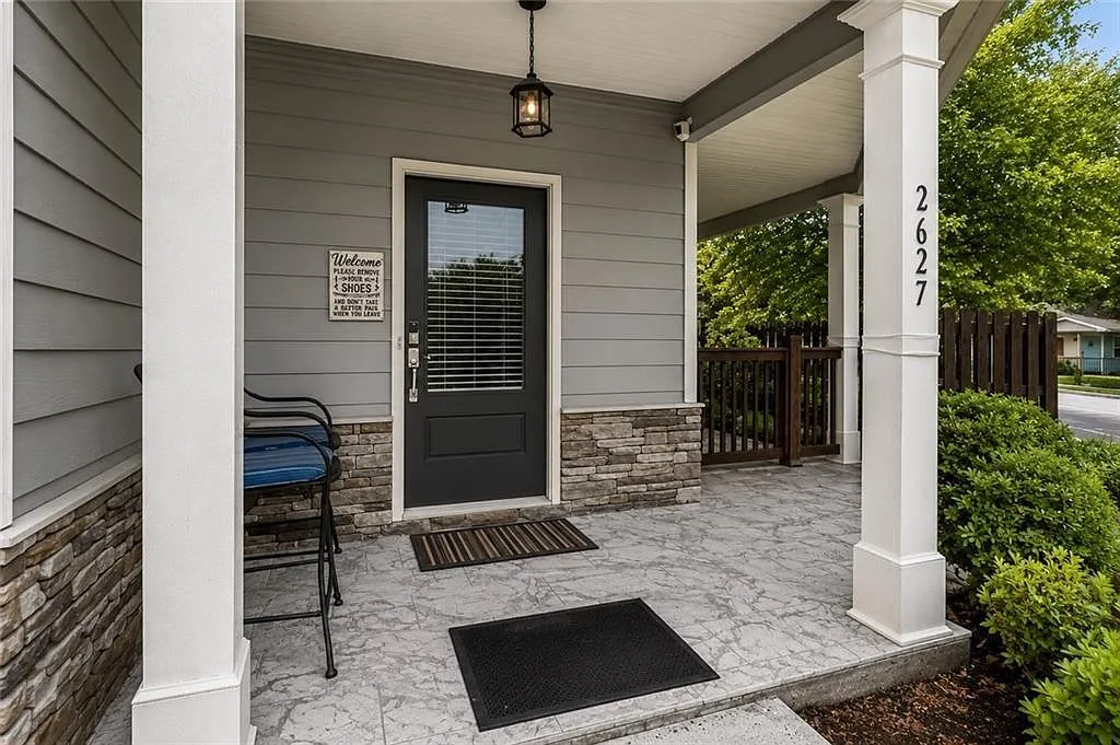 4 bed, 3.5 bath, 2340 sqft, $3,100 — Photo 2