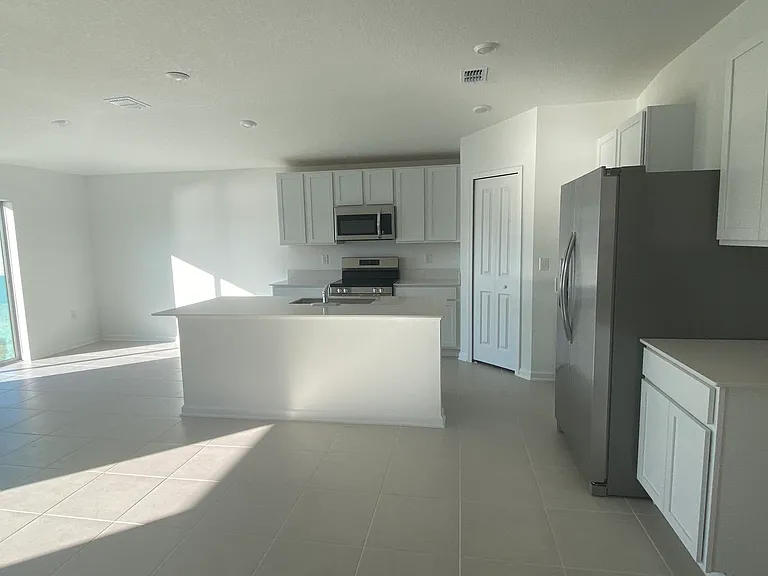 5118 Magnolia Palm Dr — Photo 7