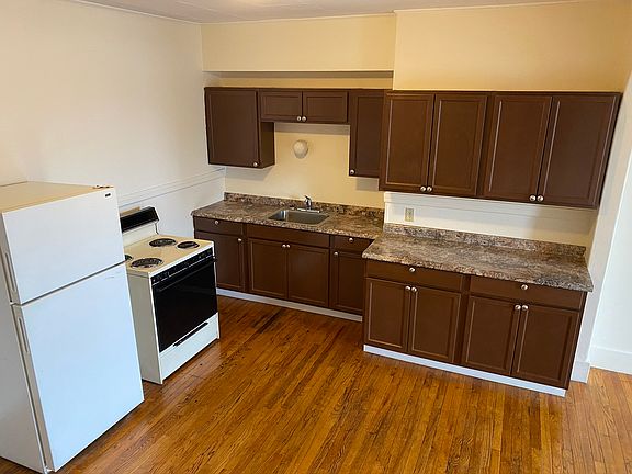 2nd image of 67 N Main St