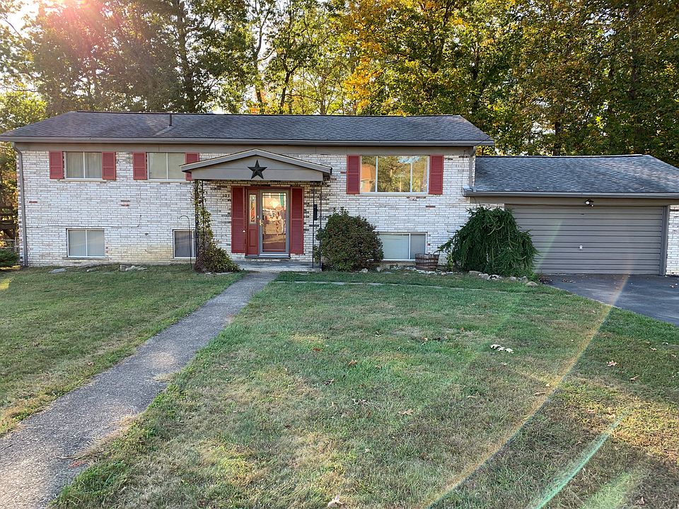 1st image of 303 Lucas Dr
