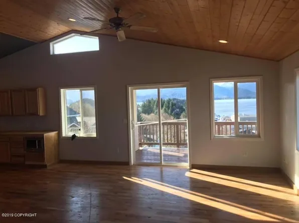 334 Eliason Loop, Sitka, AK 99835
