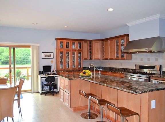 5th image of 1760 N Lee Ct