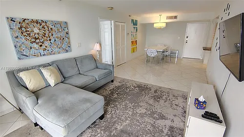 290 174th St Photo 1