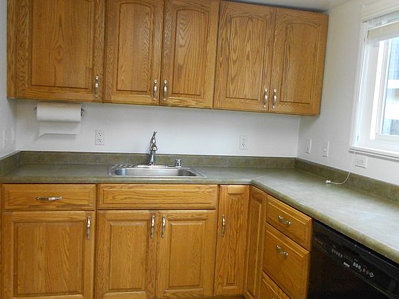 4th image of 1006 Madrone St APT B