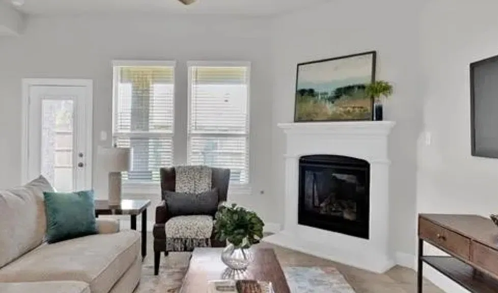 4 bed, 2140 sqft, $3,650 — Photo 3