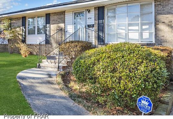 3rd image of 454 Balfour Pl