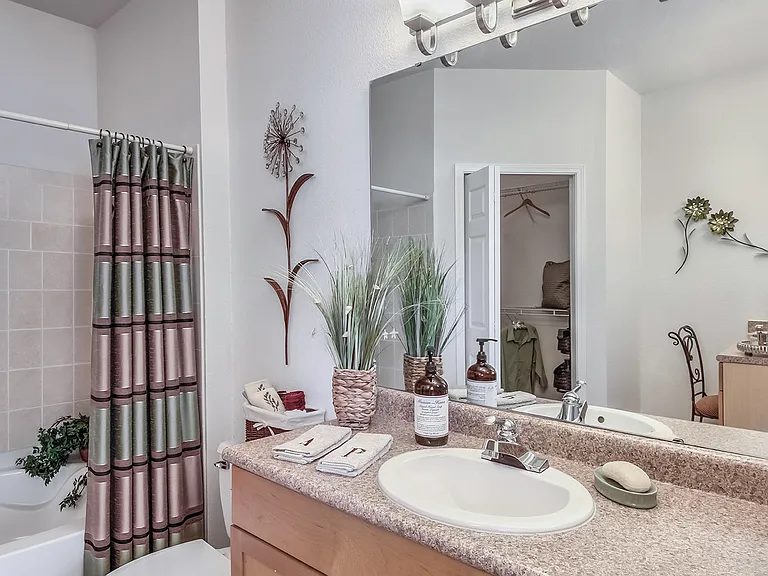 Ashley Park Apartments — Photo 10