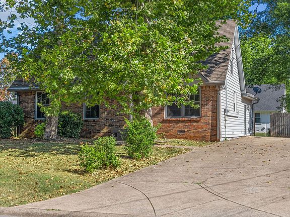 2nd image of 407 Newman Dr