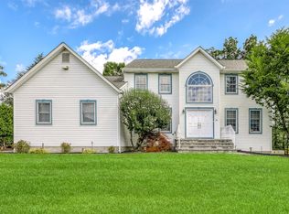 16 Ridgefield Rd, New City, NY 10956