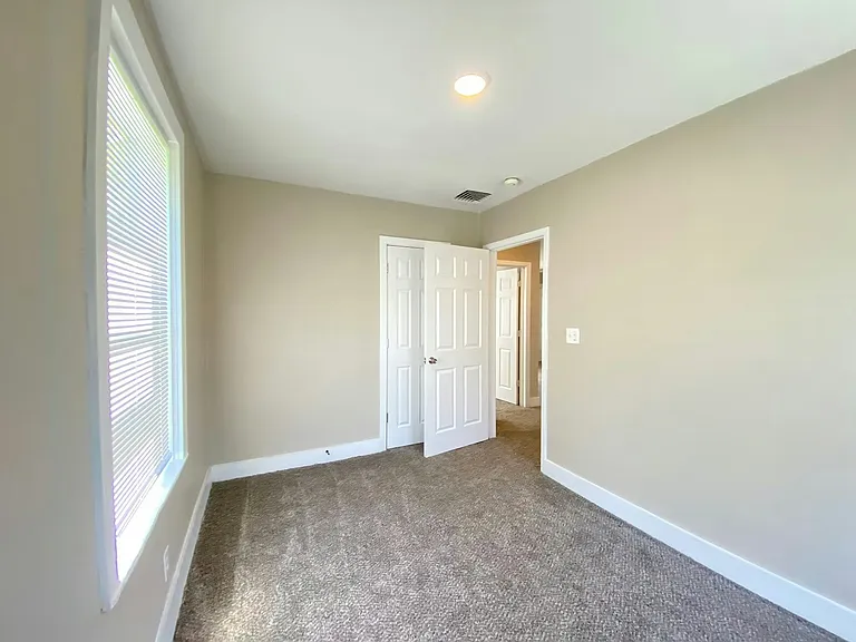 806 Jane Dr — Photo 6