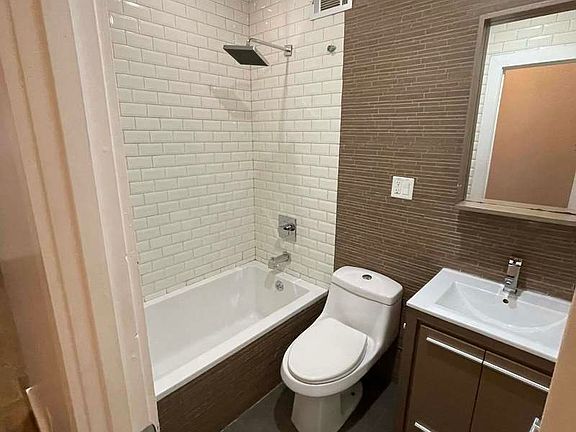 3rd image of 353 Irving Ave #1R