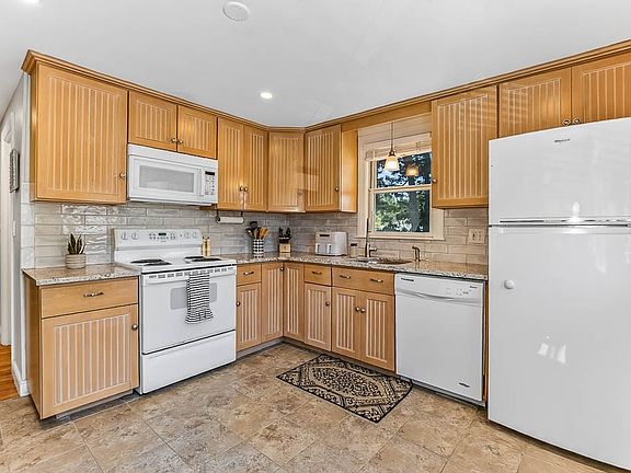 2nd image of 17 Lewis Dr