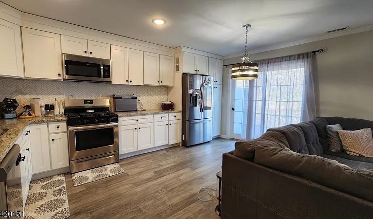 4 Joseph Dr — Photo 35