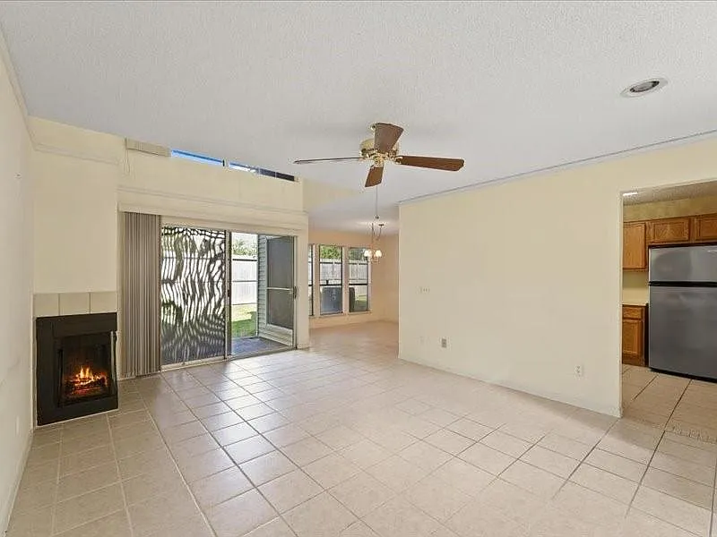 2 bed, 2.5 bath, 1512 sqft, $1,750 — Photo 4