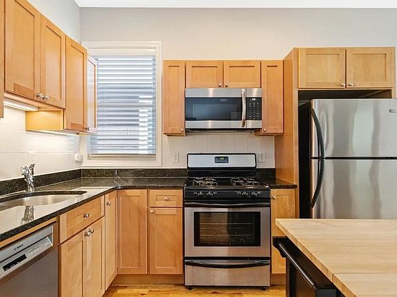 2nd image of 41-43 Jefferson St #43-3