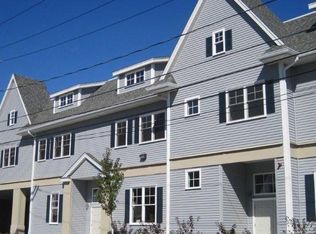404 Whiting Ave APT 202, Dedham, MA 02026