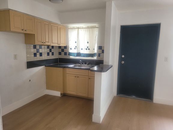 4th image of 154 W 26th St #9