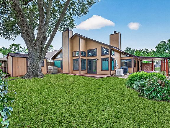 4th image of 1307 Woodmere Ln