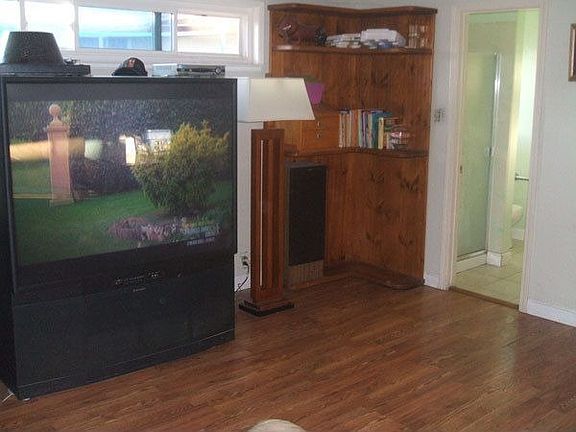 5th image of 424 Bradrick Dr