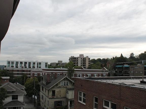 4th image of 530 Melrose Ave E #703