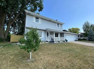 1104 Tullar Rd, Neenah, WI 54956