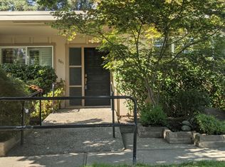 861 Commons Dr, Sacramento, CA 95825