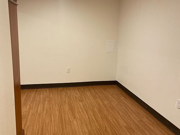 2nd image of 2901 Grand Blvd #B