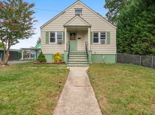 211 Pine St, Roselle, NJ 07203