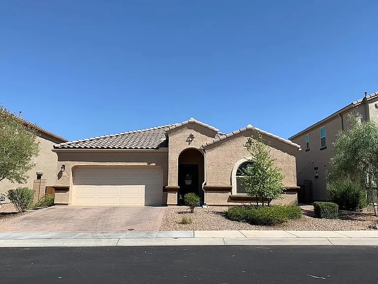 9014 W Rolling Springs Dr — Photo 2