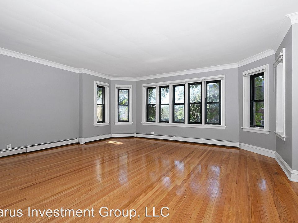 1st image of 7841 S Phillips Ave Unit 2S