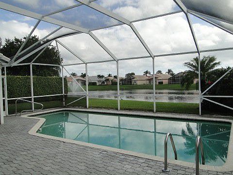 Large Screen Enclosed Pool-Patio Dect