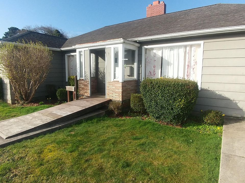 1st image of 31 NE Coos St